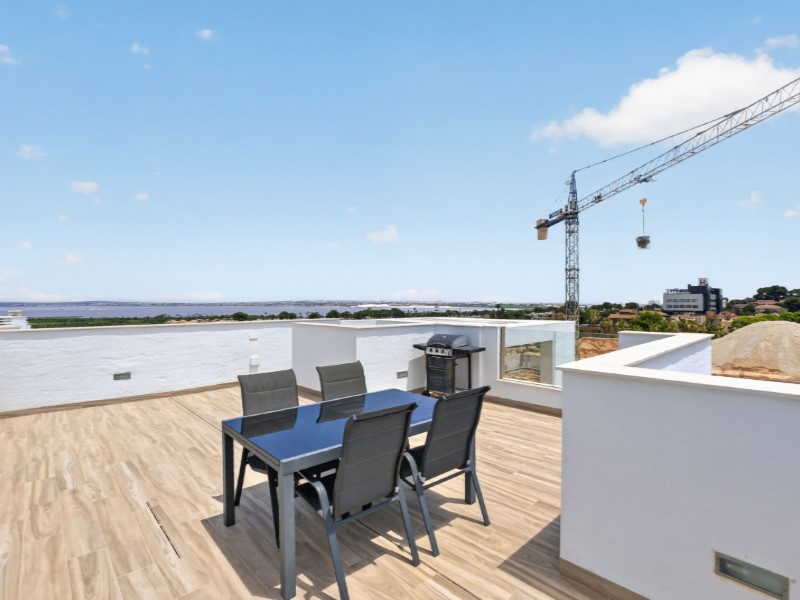 Villa à Torrevieja, Alicante, Espagne 4 chambres, 149 m2 No. 190096