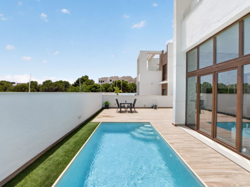 Villa à Torrevieja, Alicante, Espagne 4 chambres, 149 m2 No. 190096