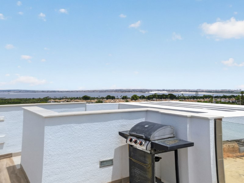 Villa à Torrevieja, Alicante, Espagne 4 chambres, 149 m2 No. 190096