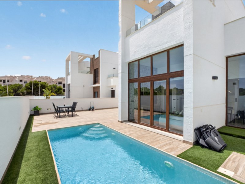 Villa à Torrevieja, Alicante, Espagne 4 chambres, 149 m2 No. 190096