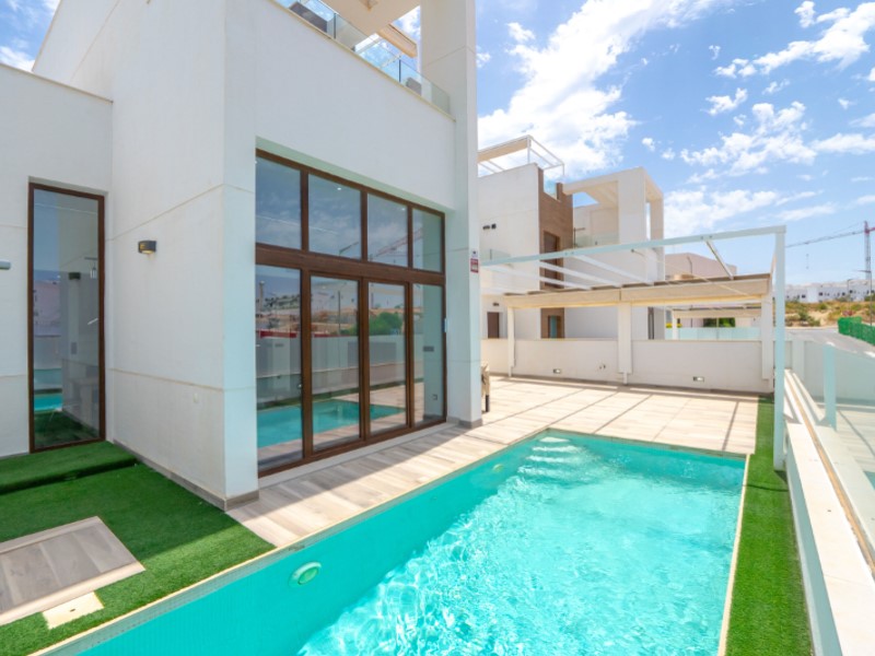 Villa à Torrevieja, Alicante, Espagne 4 chambres, 149 m2 No. 190095