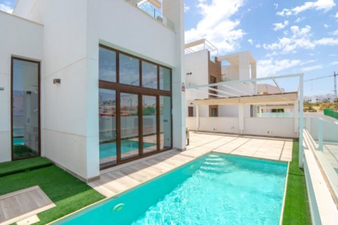 Villa in Torrevieja, Alicante, Spain 4 bedrooms, 149 sq.m. No. 190095