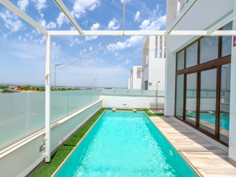 Villa à Torrevieja, Alicante, Espagne 4 chambres, 149 m2 No. 190095