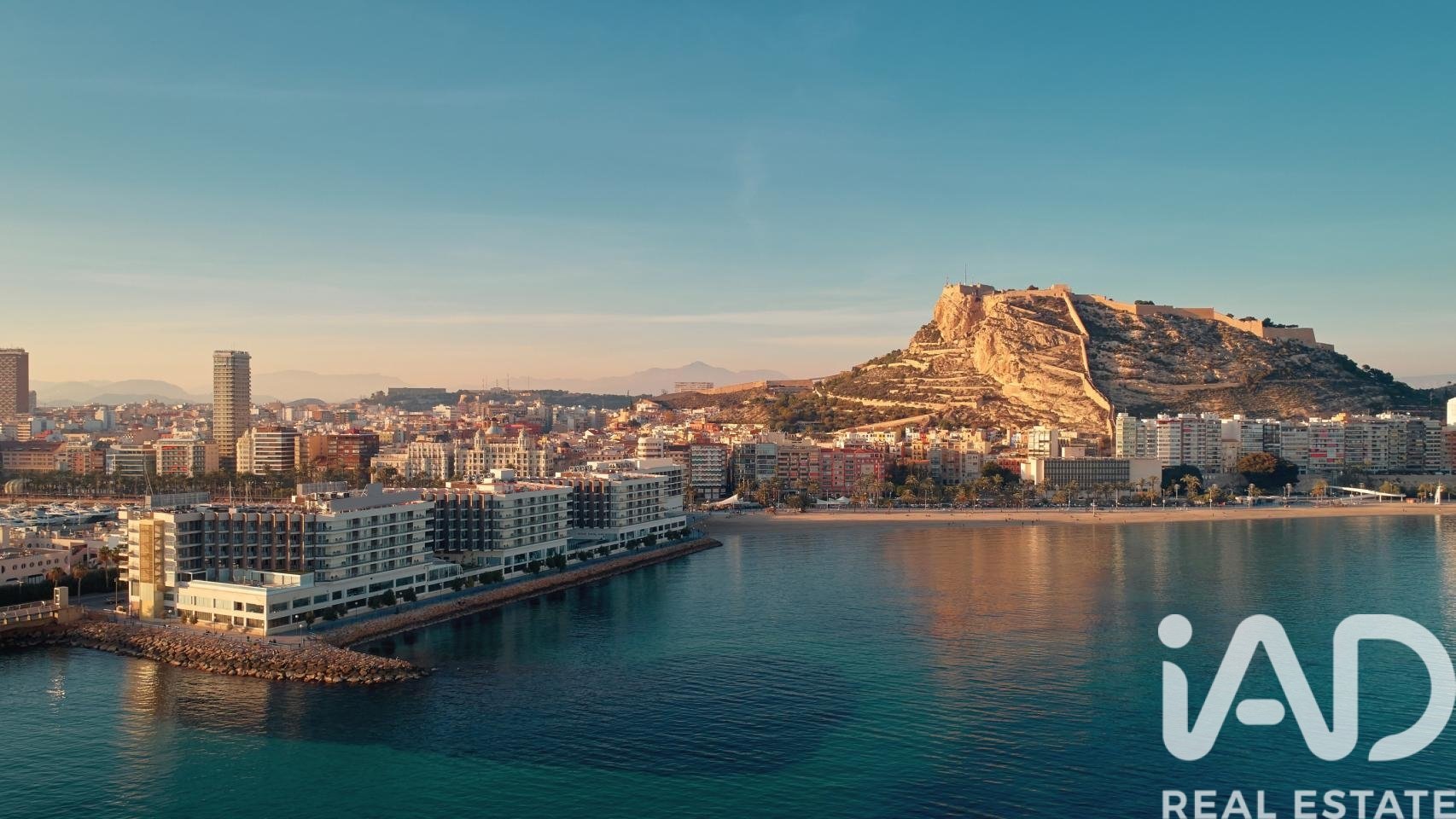 Penthouse w Alicante, Hiszpania 4 sypialnie, 295 mkw. nr 172379