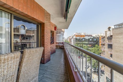 Kattohuoneisto Barcelona, Espanja 3 makuuhuonetta, 176 m2 No. 192534