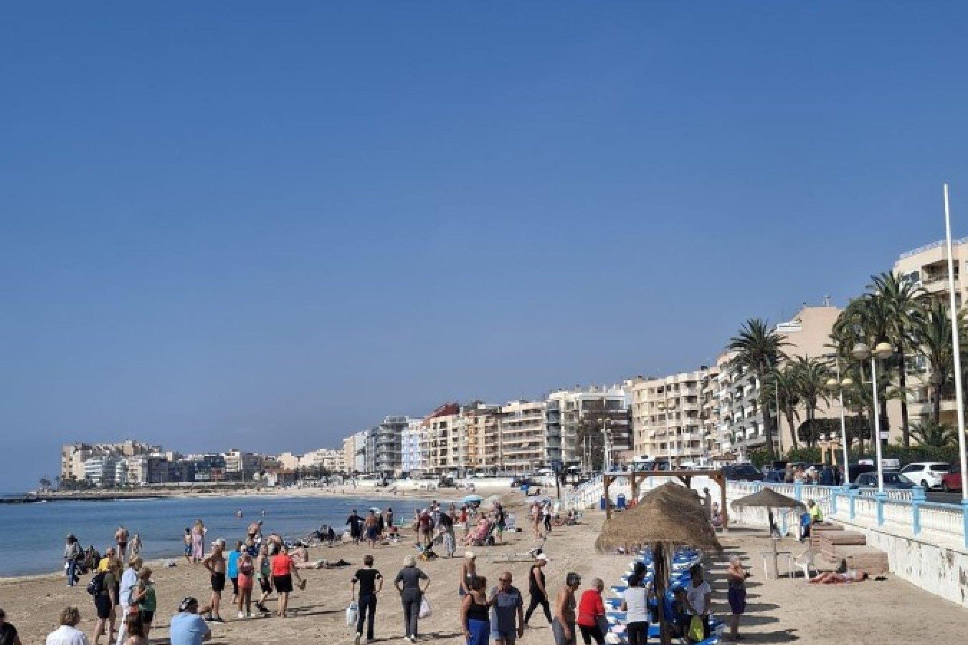 Wohnung in Torrevieja, Alicante, Spanien 3 Schlafzimmer, 97 m2 Nr. 168053