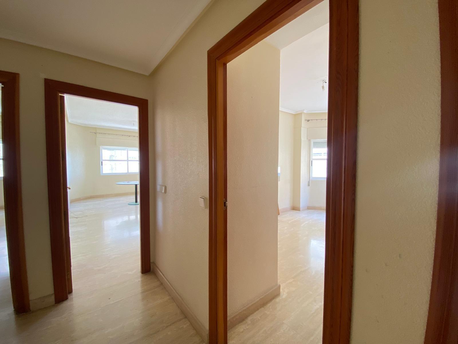Apartment à Torrevieja, Alicante, Espagne 4 chambres, 142 m2 No. 165644