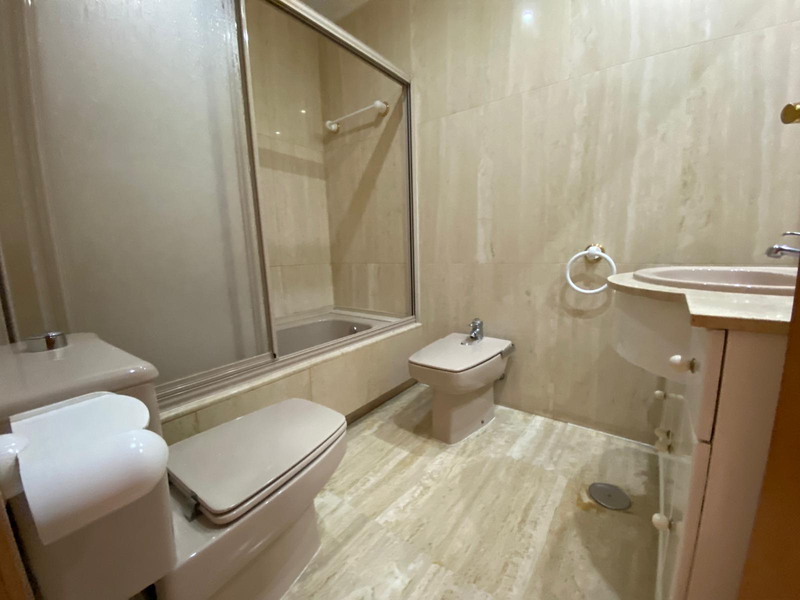 Apartment à Torrevieja, Alicante, Espagne 4 chambres, 142 m2 No. 165644