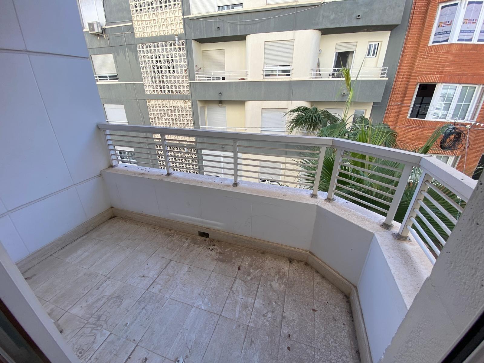 Apartment à Torrevieja, Alicante, Espagne 4 chambres, 142 m2 No. 165644