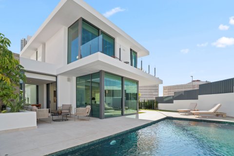 Villa in Benidorm, Alicante, Spain 3 bedrooms, 386 sq.m. No. 189593