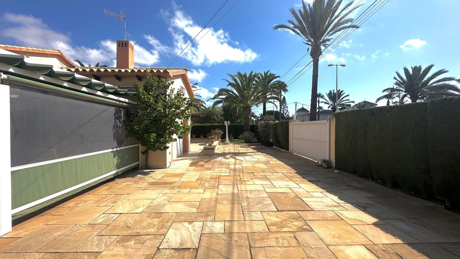 Villa a Cabo Roig, Alicante, Spagna 3 camere da letto, 141 mq. N° 155692