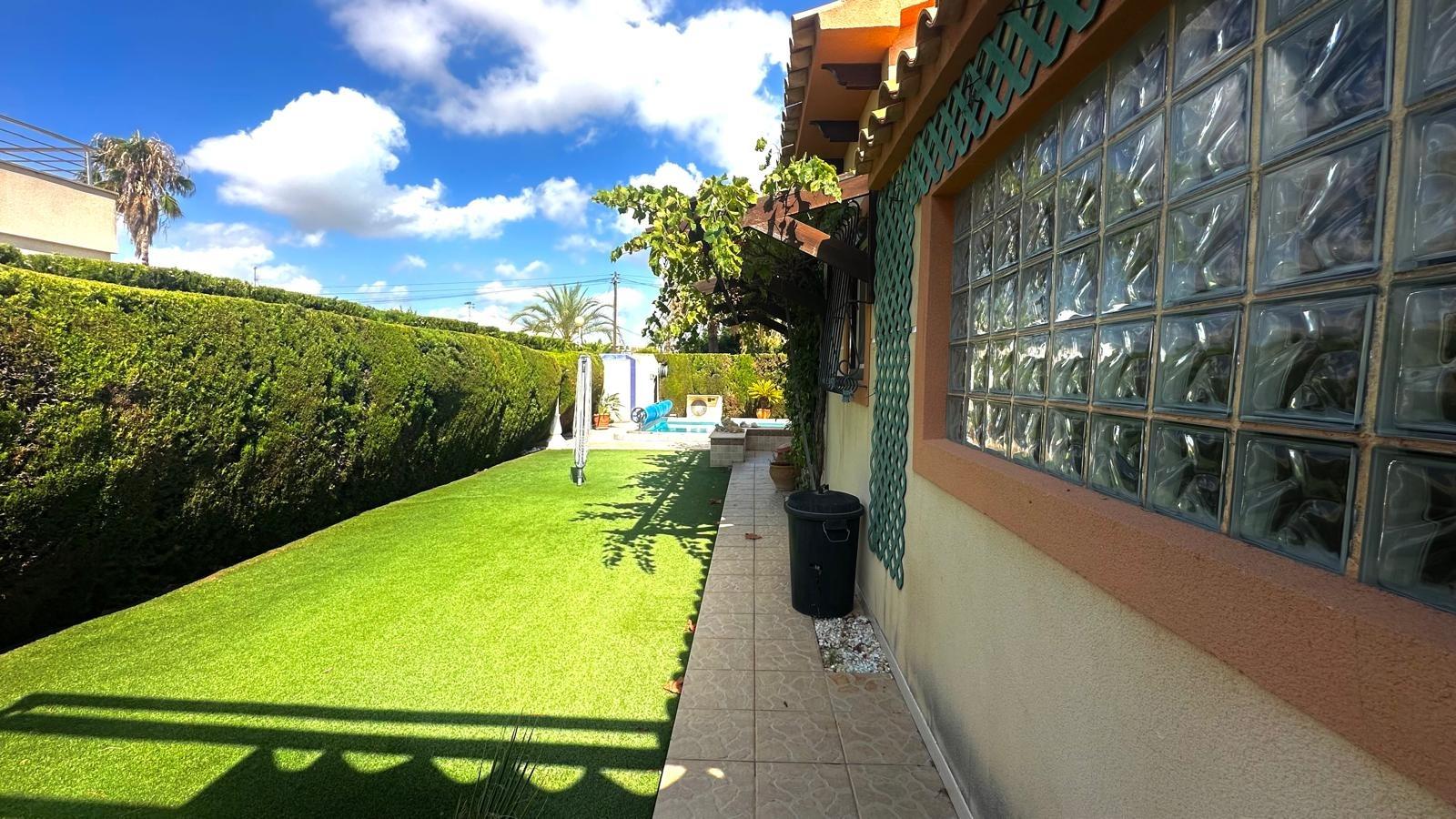 Villa a Cabo Roig, Alicante, Spagna 3 camere da letto, 141 mq. N° 155692
