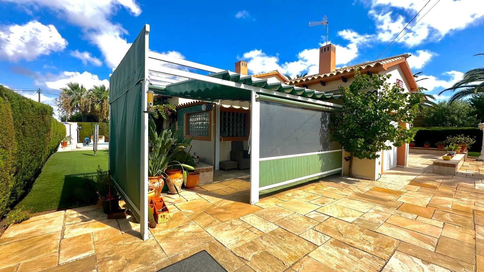 Villa a Cabo Roig, Alicante, Spagna 3 camere da letto, 141 mq. N° 155692