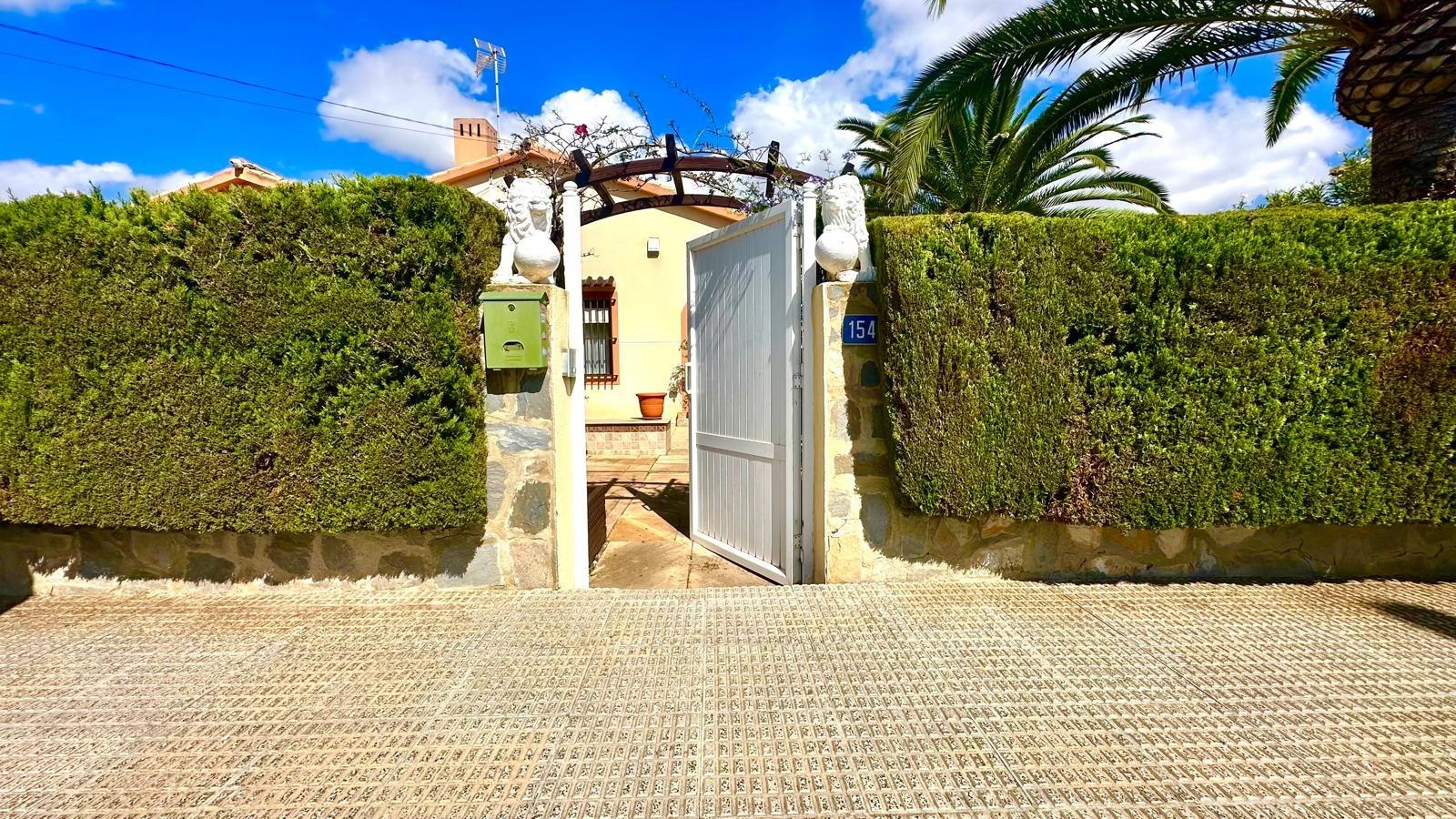 Villa a Cabo Roig, Alicante, Spagna 3 camere da letto, 141 mq. N° 155692