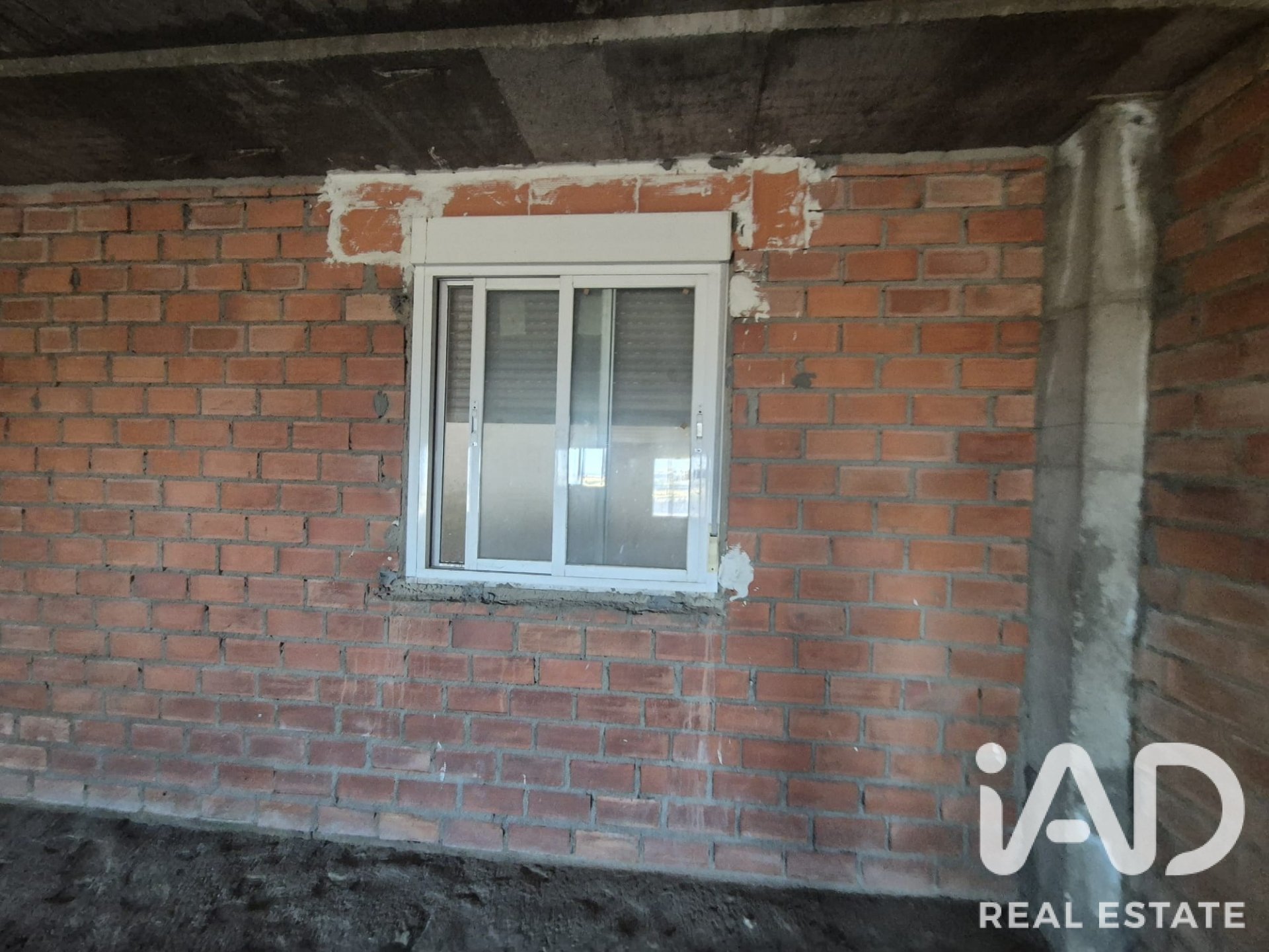 Commercial property in Guijuelo, Salamanca, Spain 486 sq.m. No. 195006