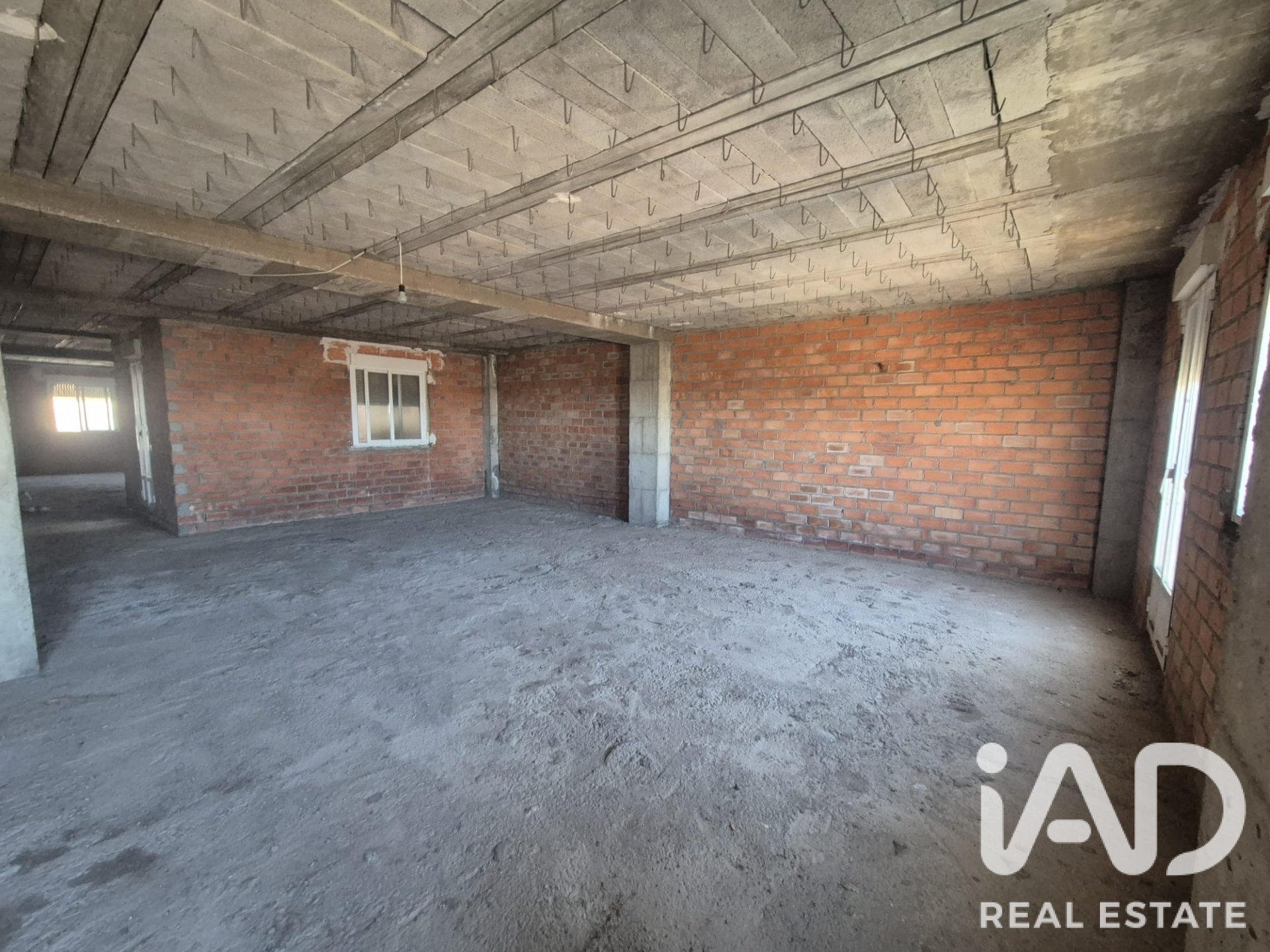 Commercial property in Guijuelo, Salamanca, Spain 486 sq.m. No. 195006