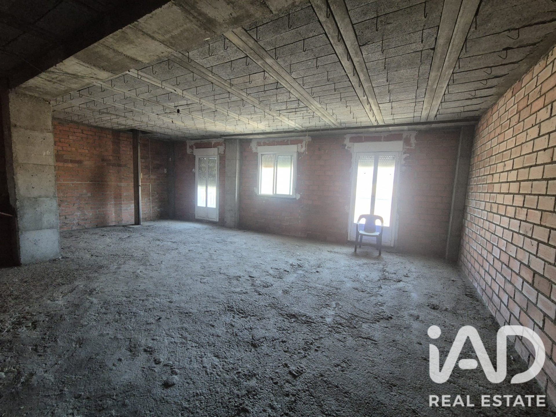 Commercial property in Guijuelo, Salamanca, Spain 486 sq.m. No. 195006