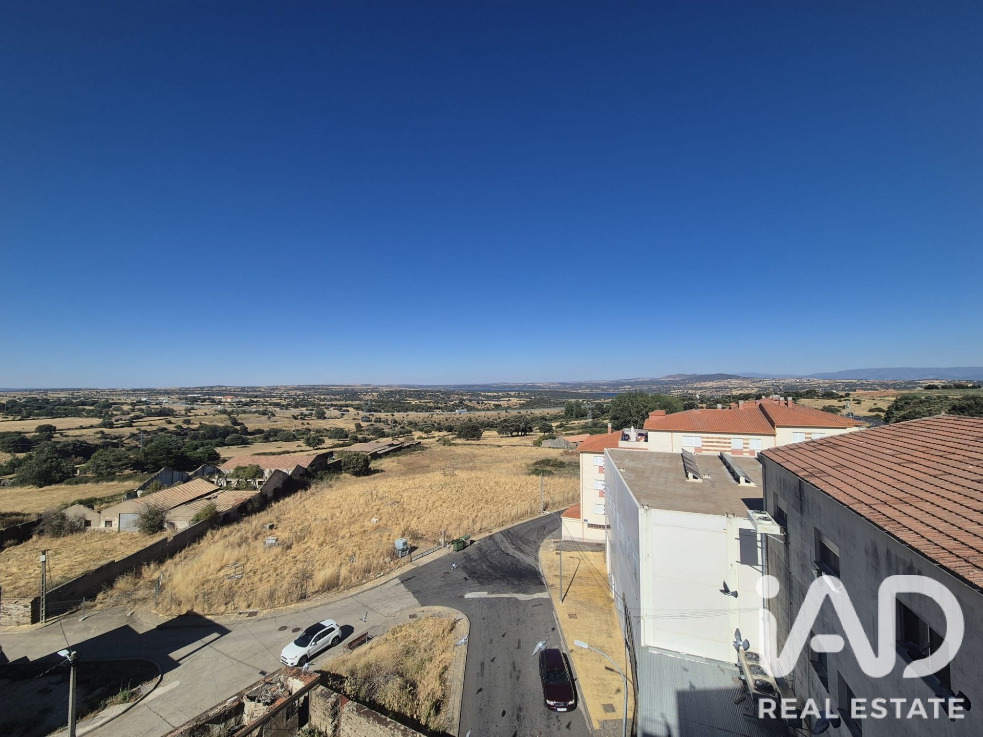 Commercial property in Guijuelo, Salamanca, Spain 486 sq.m. No. 195006