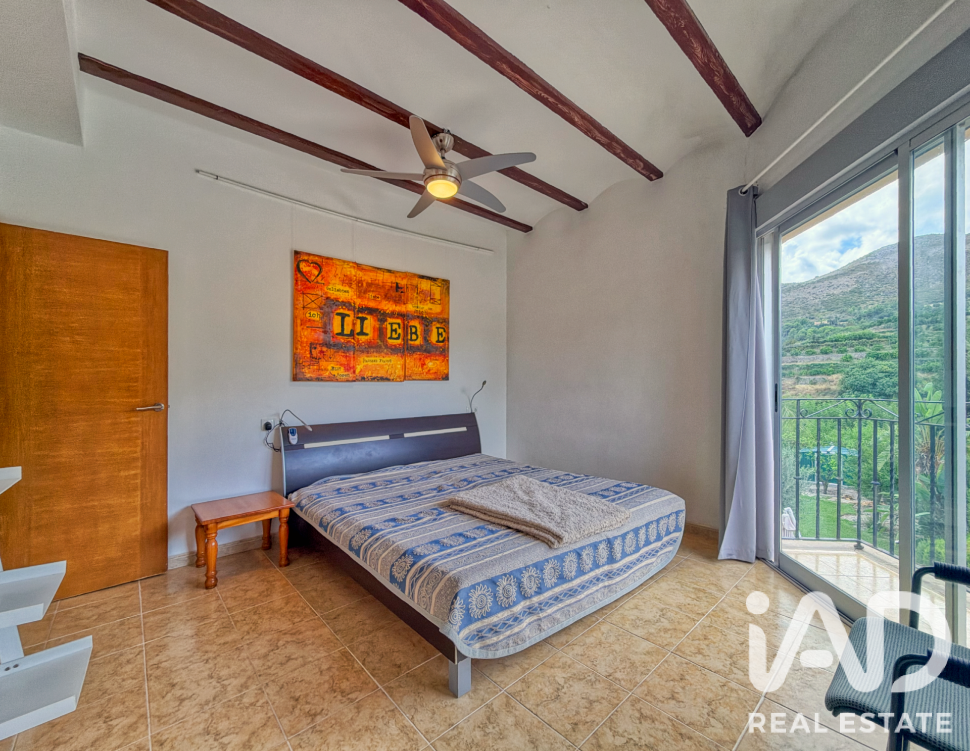 Māja Valencia, Spānijā 3 istabas, 222 m2 Nr. 195012