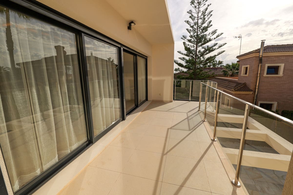Villa à Torrevieja, Alicante, Espagne 3 chambres, 430 m2 No. 189108