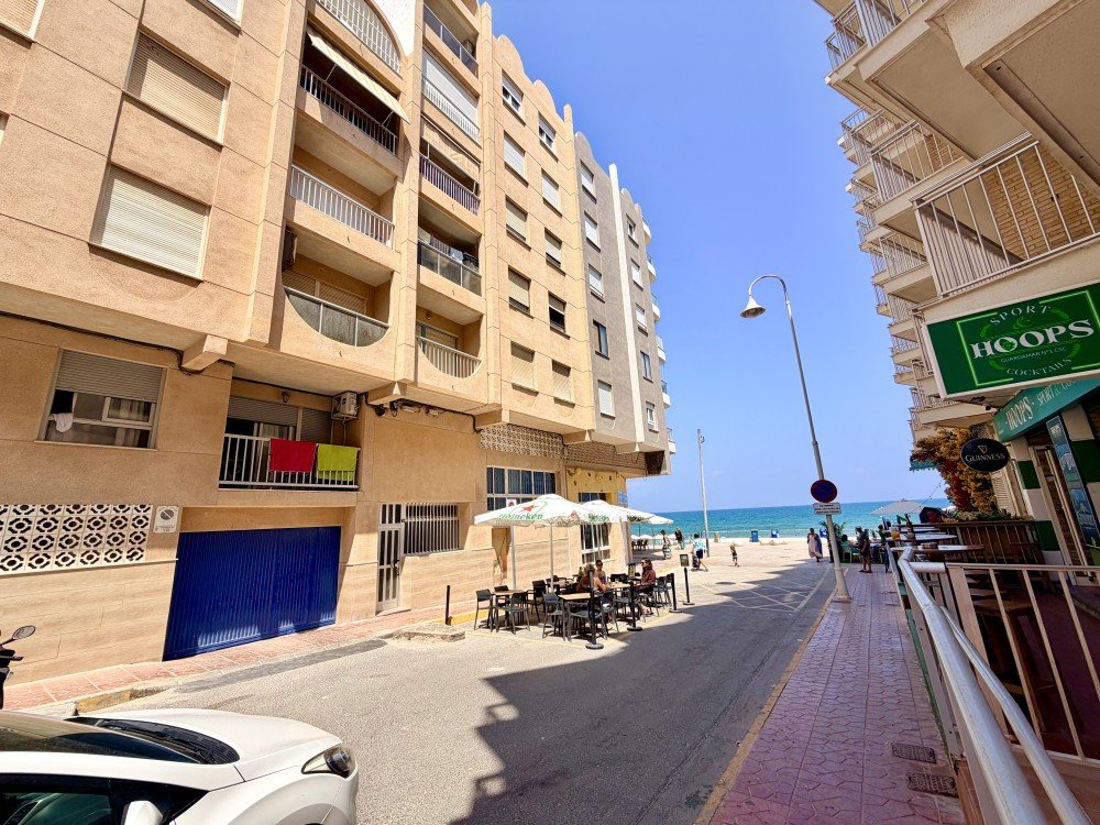 Apartamento en Guardamar del Segura, Alicante, España 3 dormitorios, 86 m2 No. 194600
