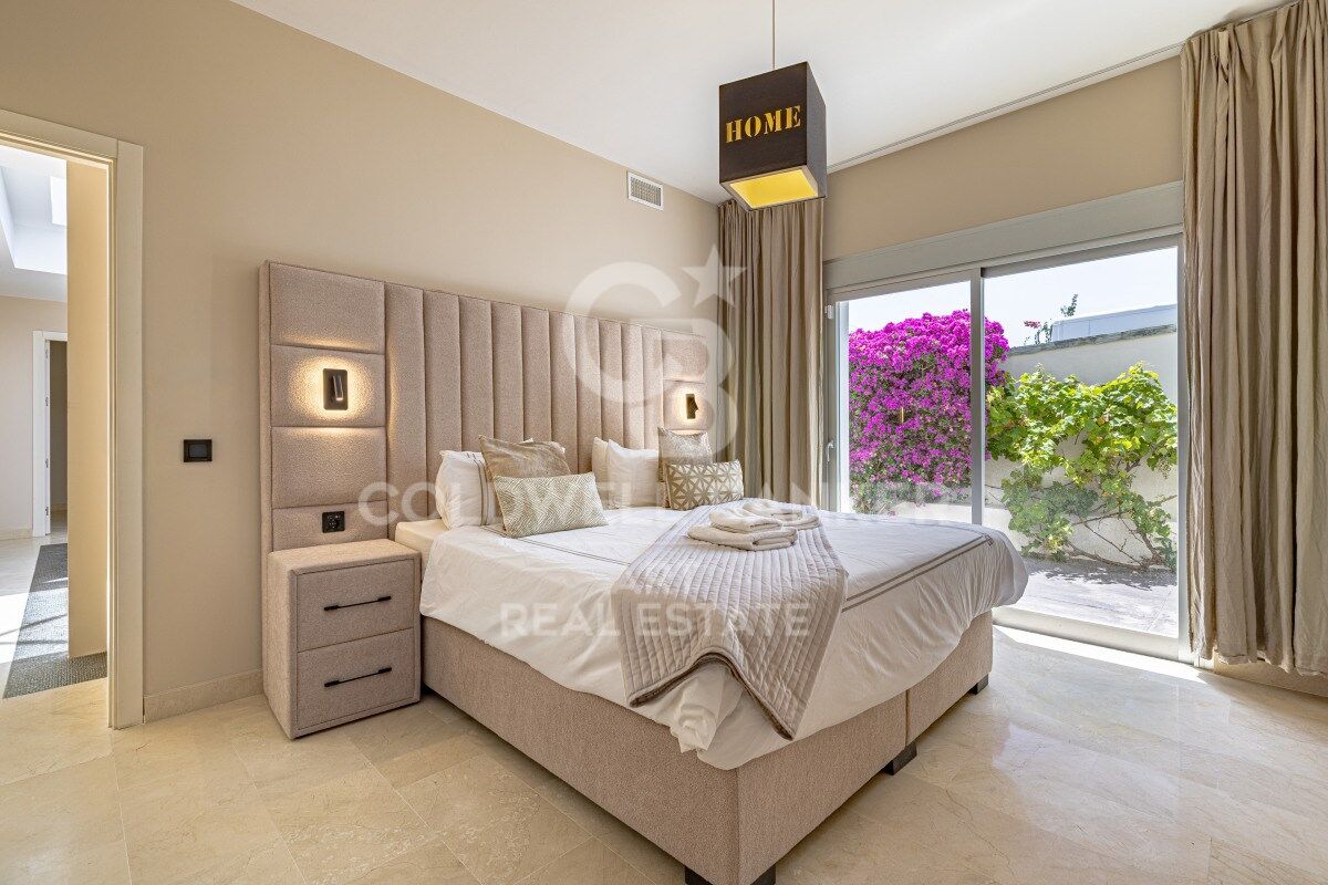 Villa in Marbella, Malaga, Spain 3 bedrooms, 419 sq.m. No. 178904