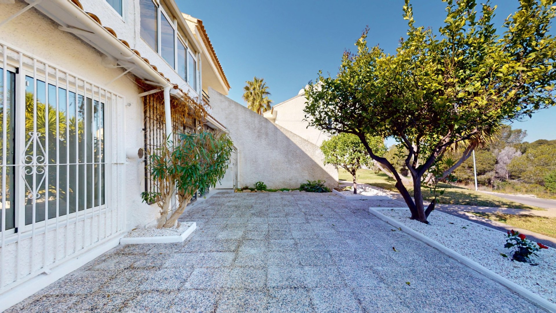 Bungalow en Alicante, España 2 dormitorios, 88 m2 No. 161694