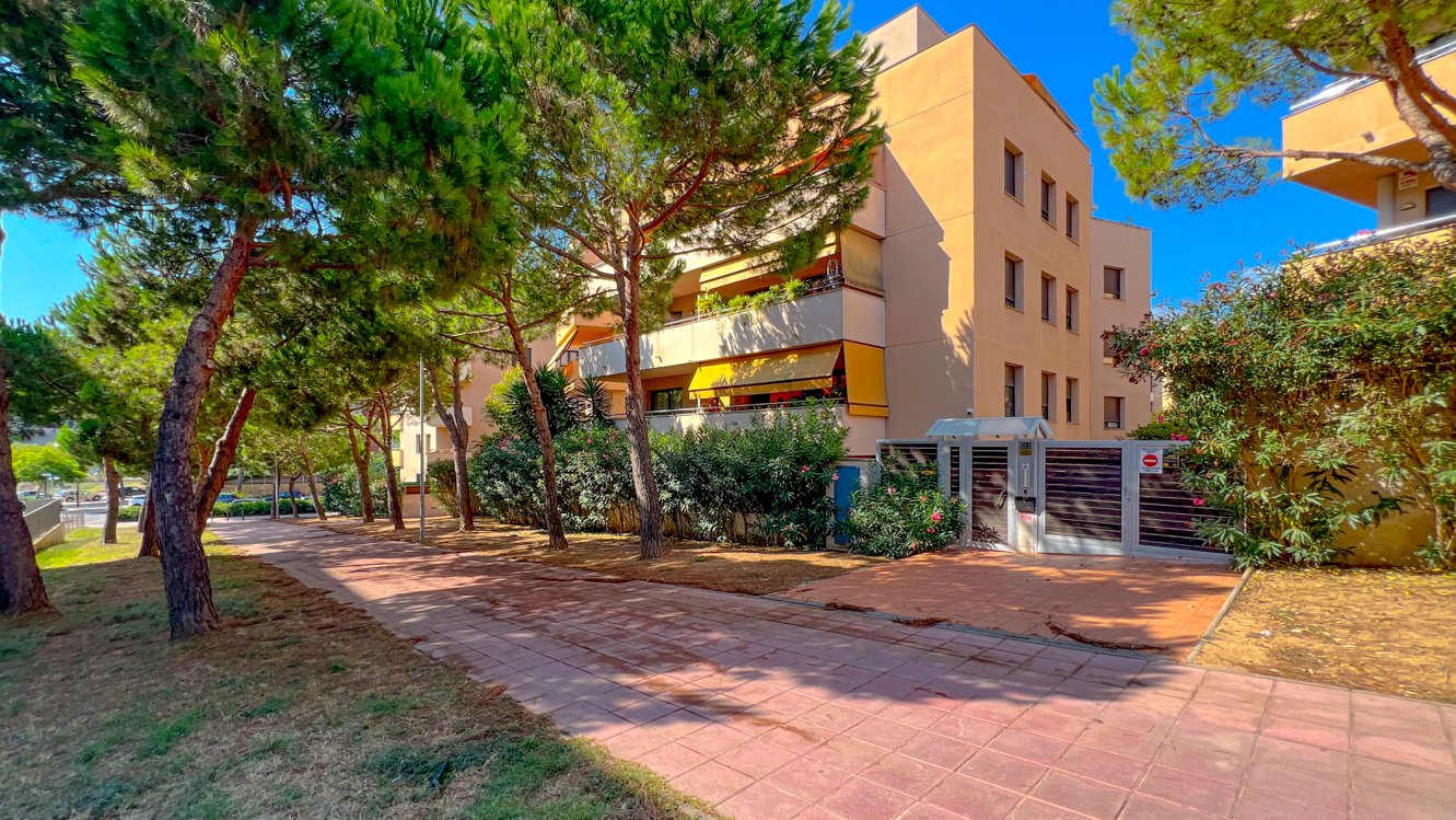 Apartment in Lloret de Mar, Girona, Spain 3 bedrooms, 120 sq.m. No. 139410