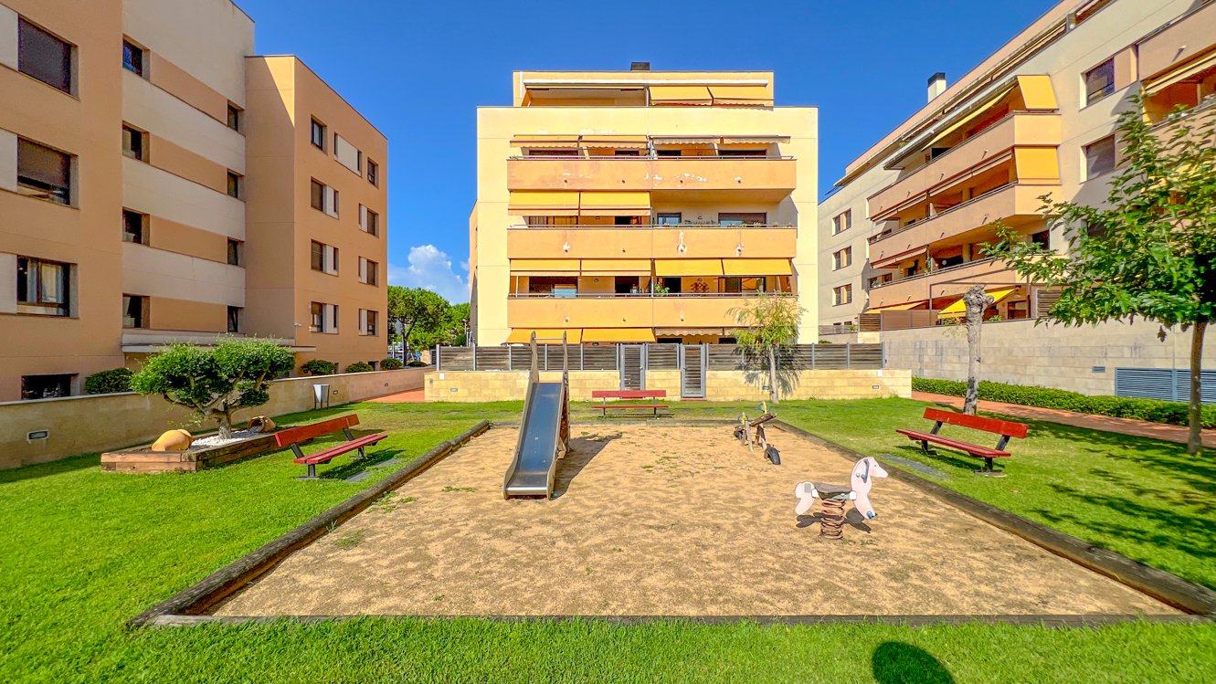 Apartment in Lloret de Mar, Girona, Spain 3 bedrooms, 120 sq.m. No. 139410