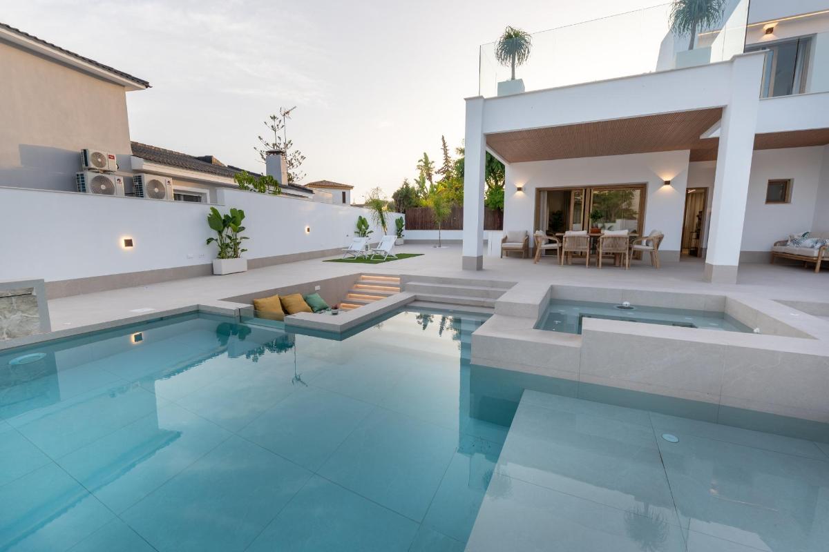Villa in Alicante, Spain 4 bedrooms, 227 sq.m. No. 148900