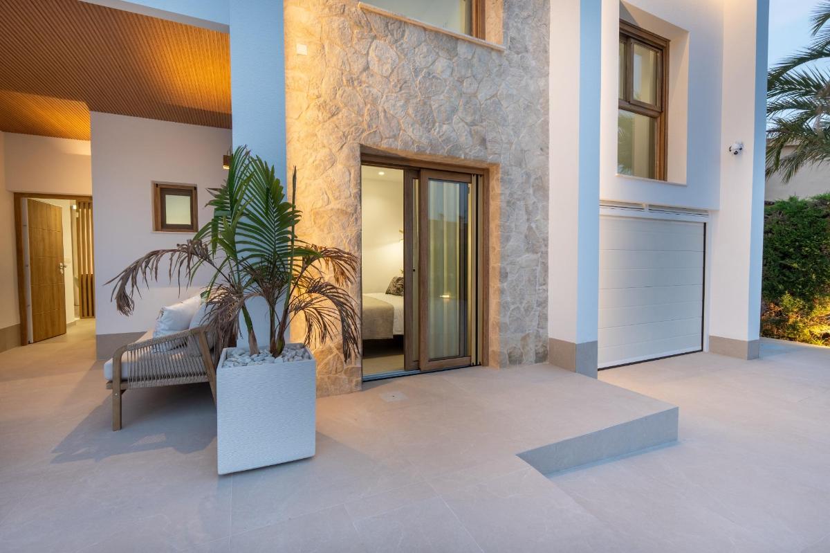 Villa in Alicante, Spain 4 bedrooms, 227 sq.m. No. 148900