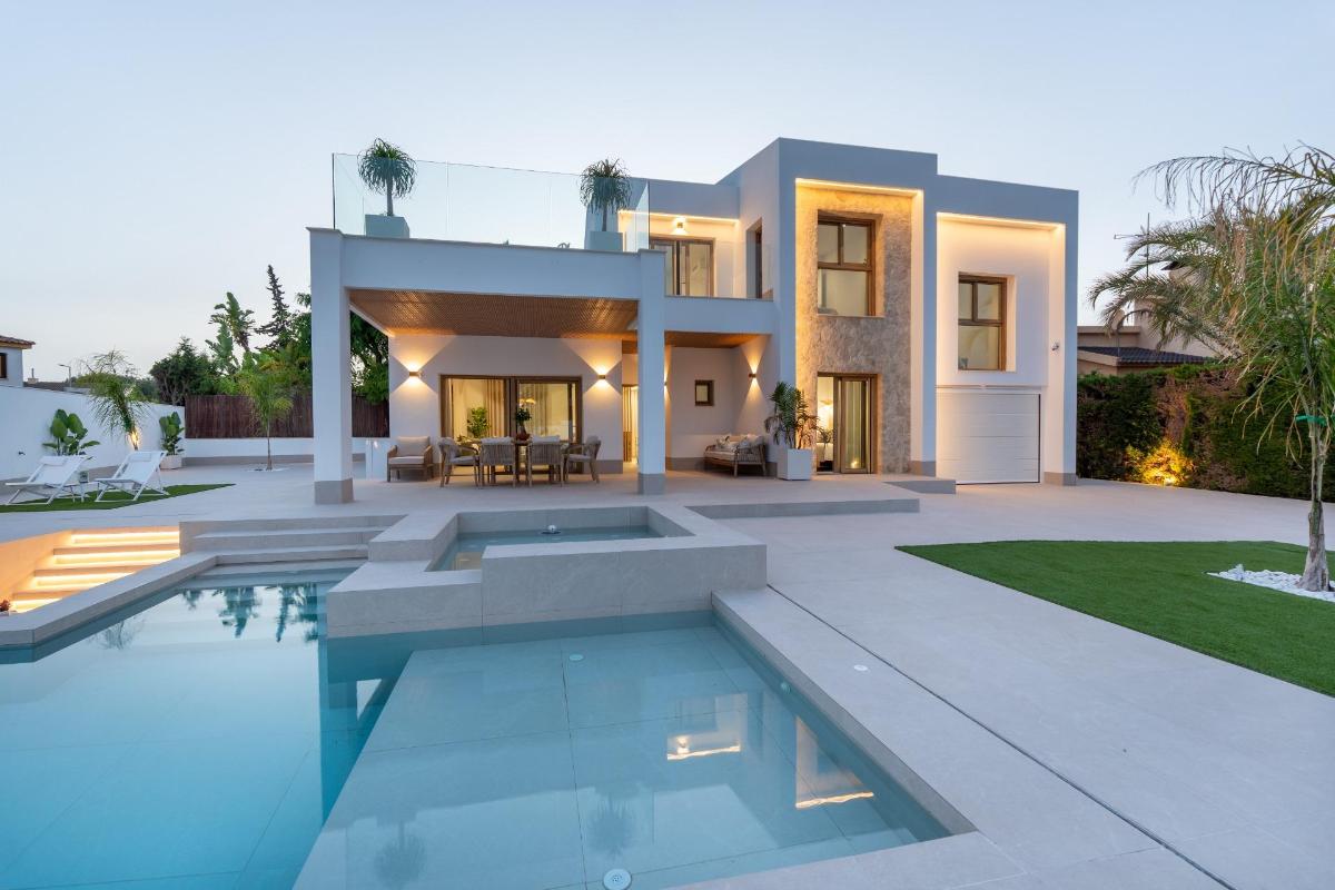 Villa in Alicante, Spain 4 bedrooms, 227 sq.m. No. 148900
