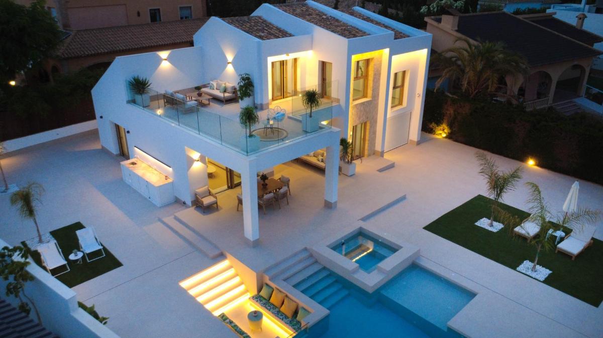 Villa in Alicante, Spain 4 bedrooms, 227 sq.m. No. 148900