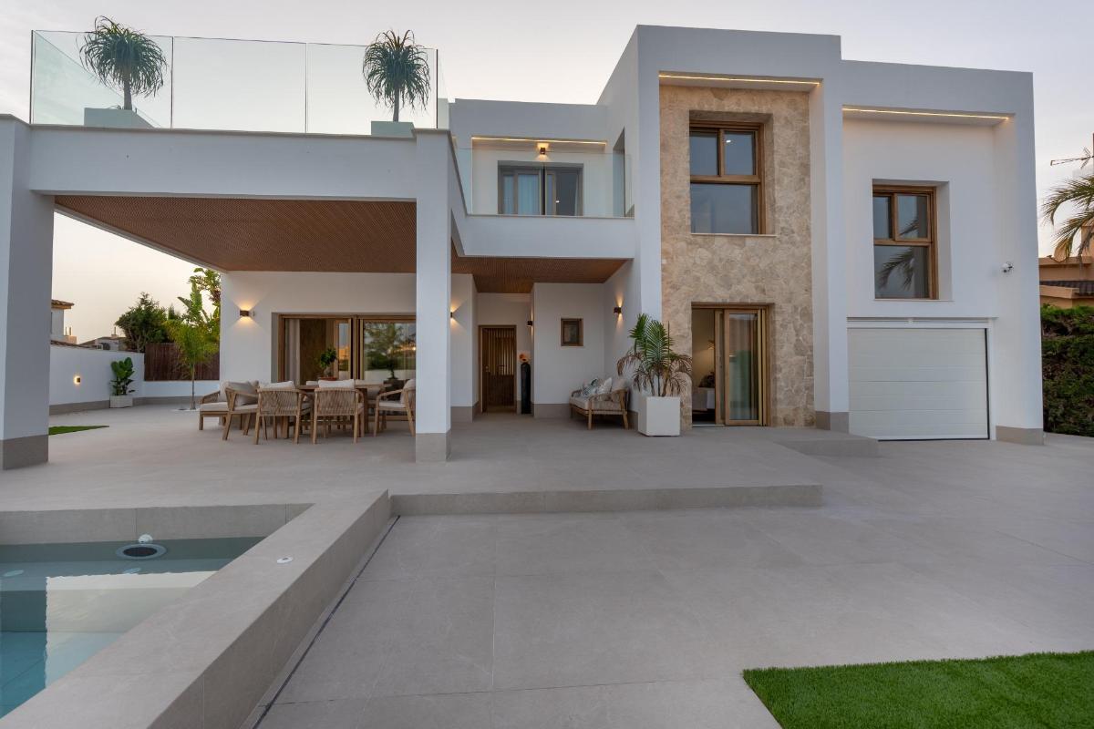 Villa in Alicante, Spain 4 bedrooms, 227 sq.m. No. 148900