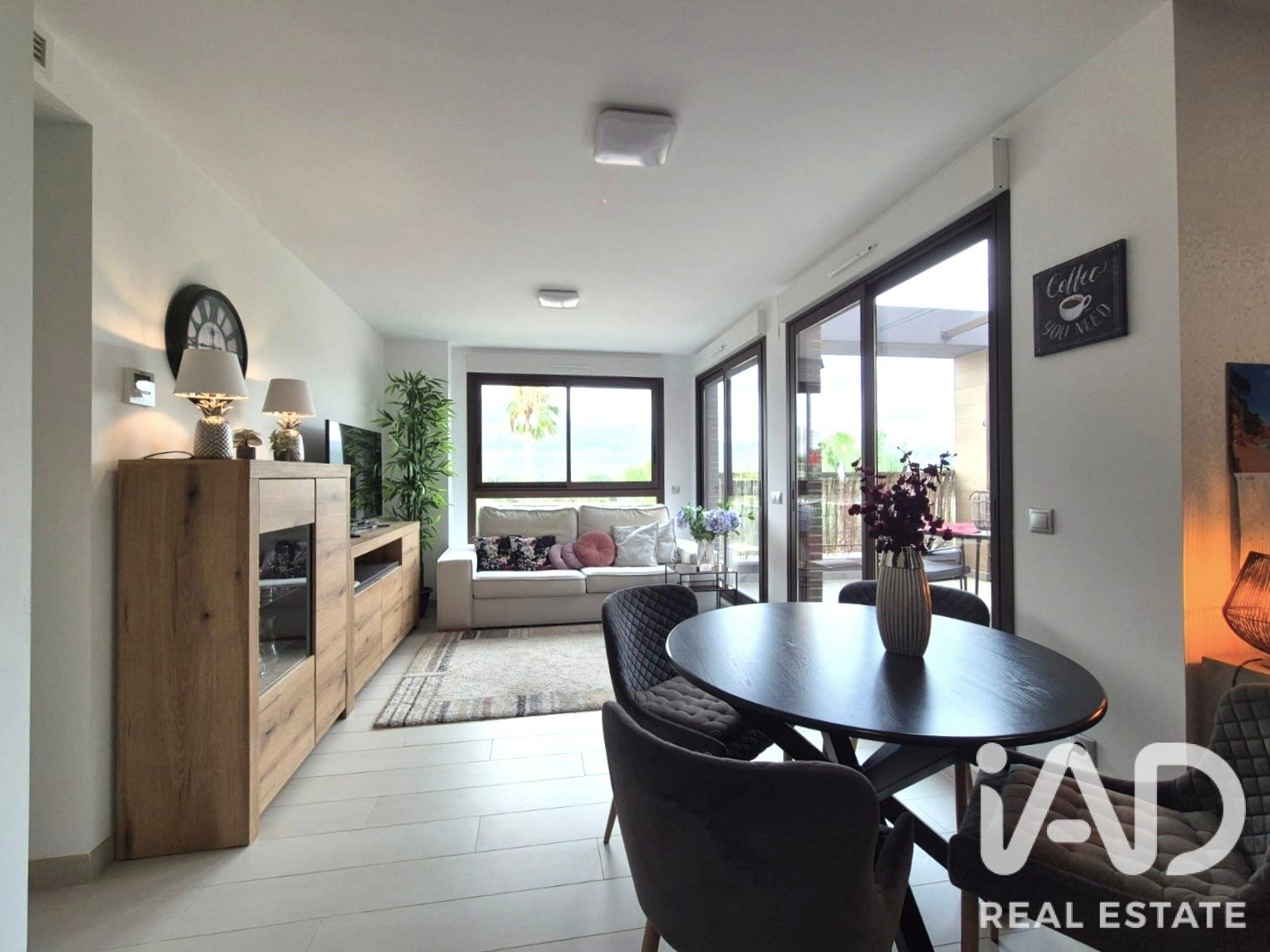 Apartamento en València, España 2 dormitorios, 84 m2 No. 187643