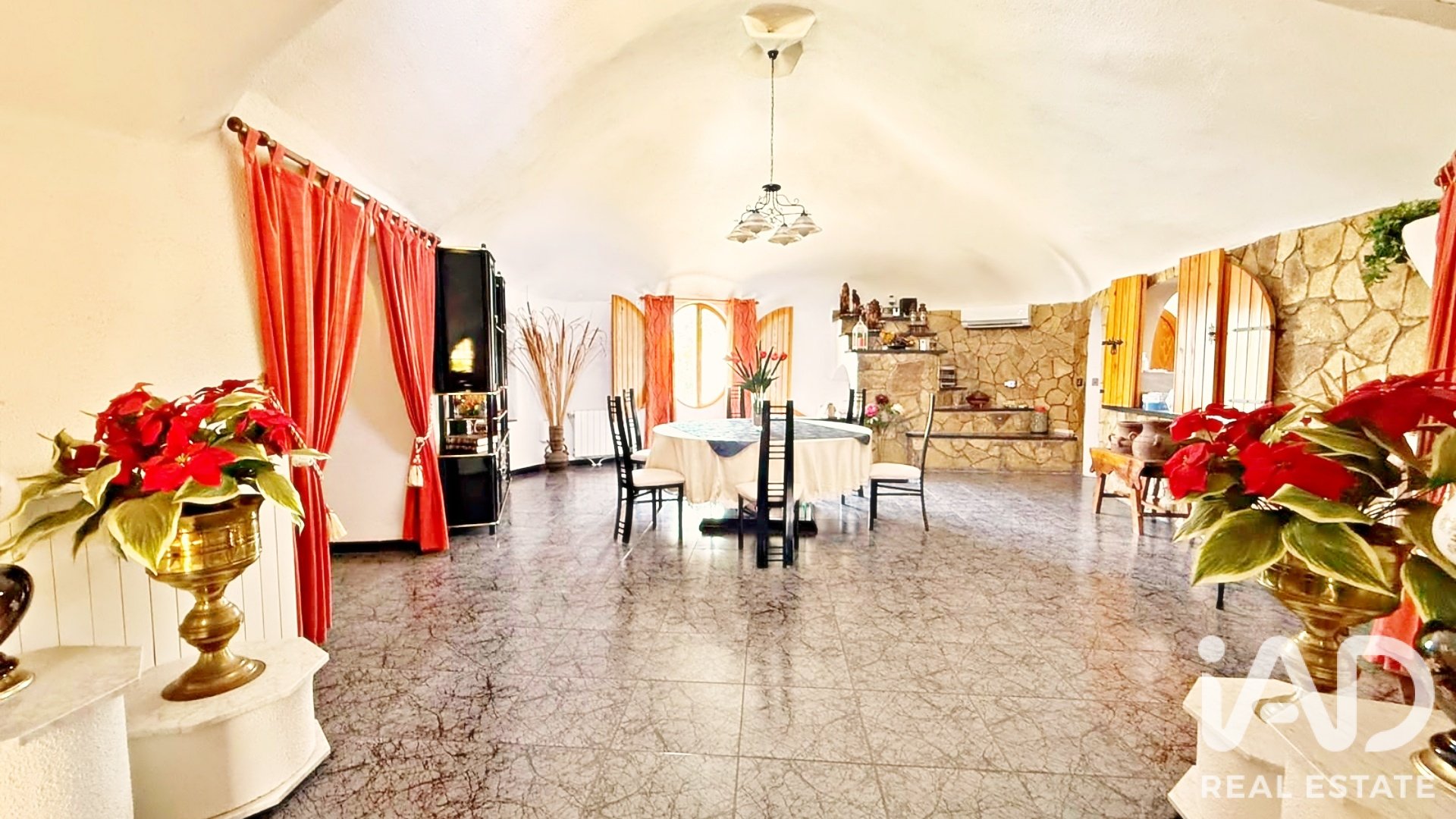 Talo Castalla, Alicante, Espanja 7 makuuhuonetta, 409 m2 No. 187647