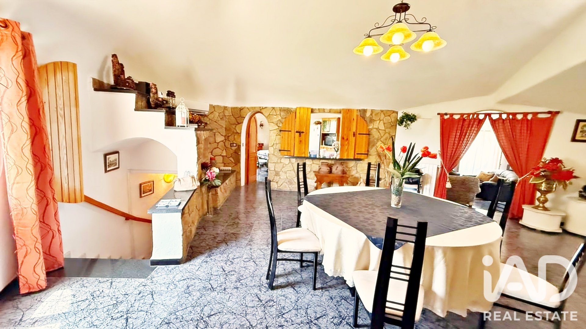 Talo Castalla, Alicante, Espanja 7 makuuhuonetta, 409 m2 No. 187647