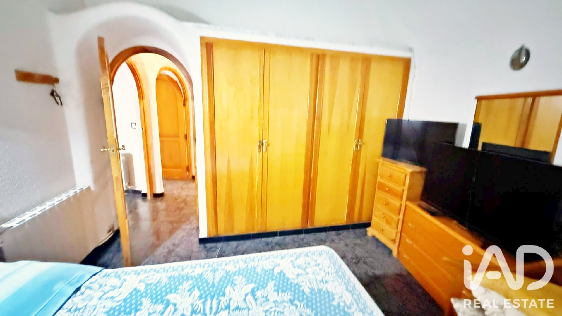 Talo Castalla, Alicante, Espanja 7 makuuhuonetta, 409 m2 No. 187647
