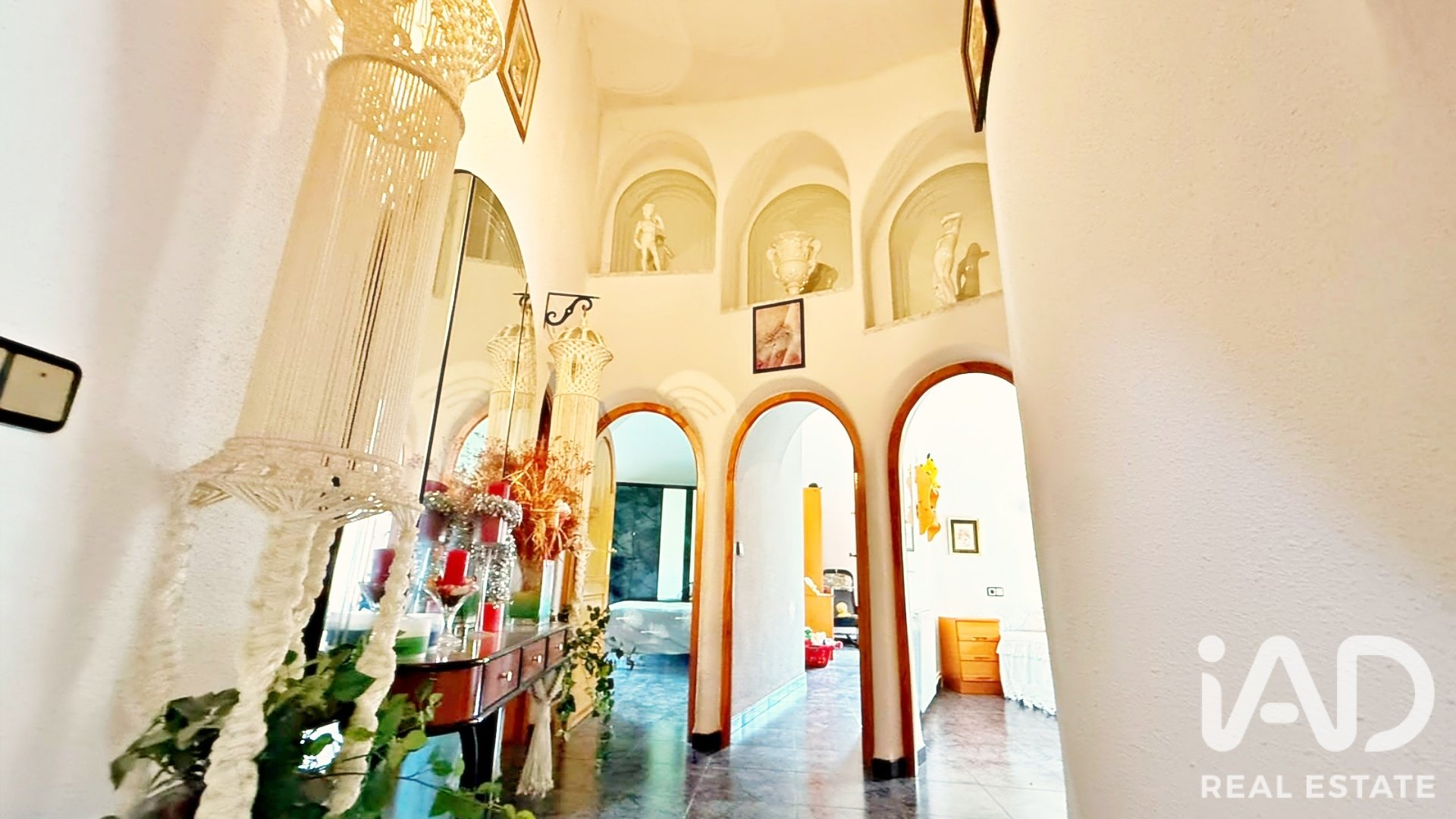 Talo Castalla, Alicante, Espanja 7 makuuhuonetta, 409 m2 No. 187647