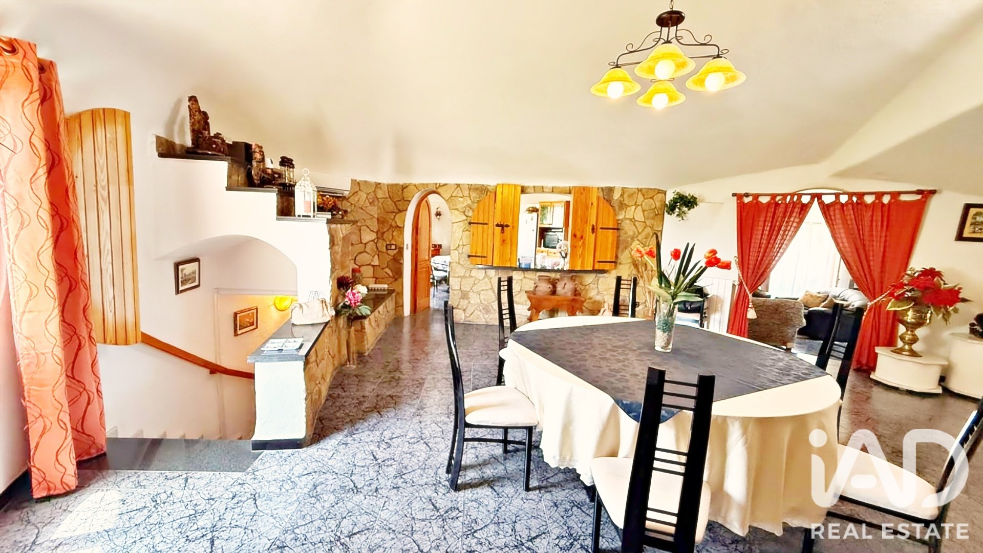 Talo Castalla, Alicante, Espanja 7 makuuhuonetta, 409 m2 No. 187647