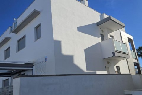 Townhouse in Torrevieja, Alicante, Spain 4 bedrooms,  No. 197002