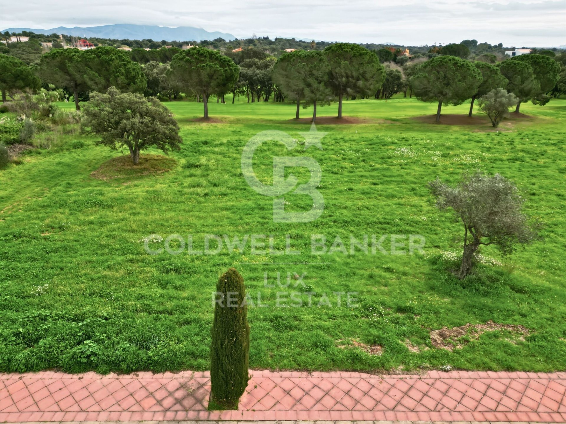 Tontti Peralada, Girona, Espanja 2929 m2 No. 159422