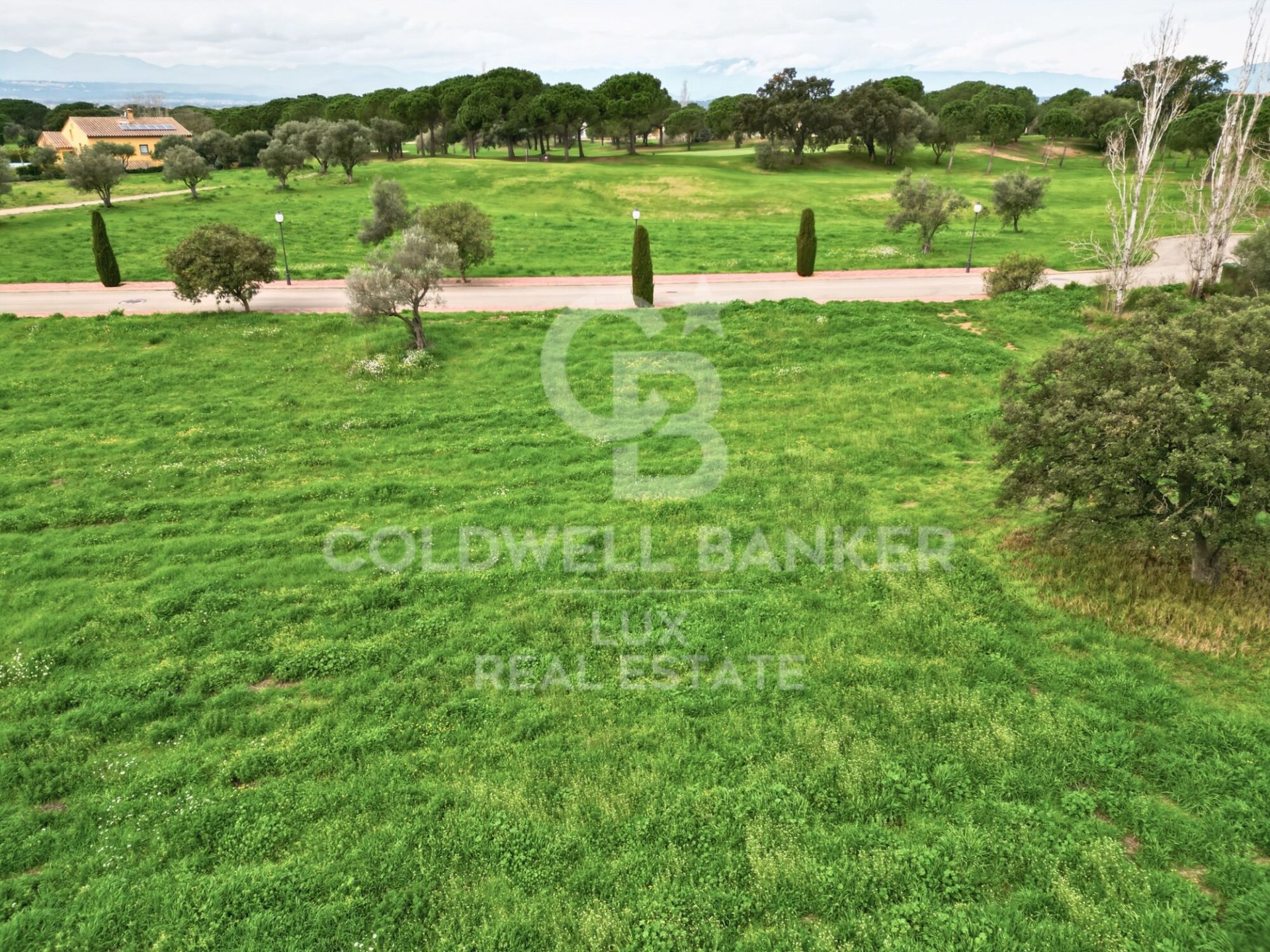 Tontti Peralada, Girona, Espanja 2929 m2 No. 159422