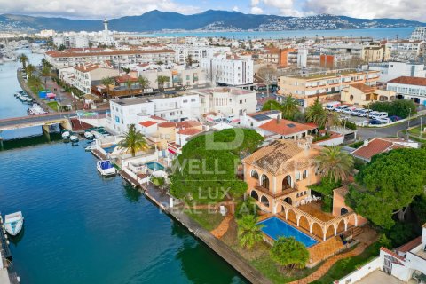 Villa Empuriabrava, Girona, Spānijā 5 istabas, 541 m2 Nr. 159419