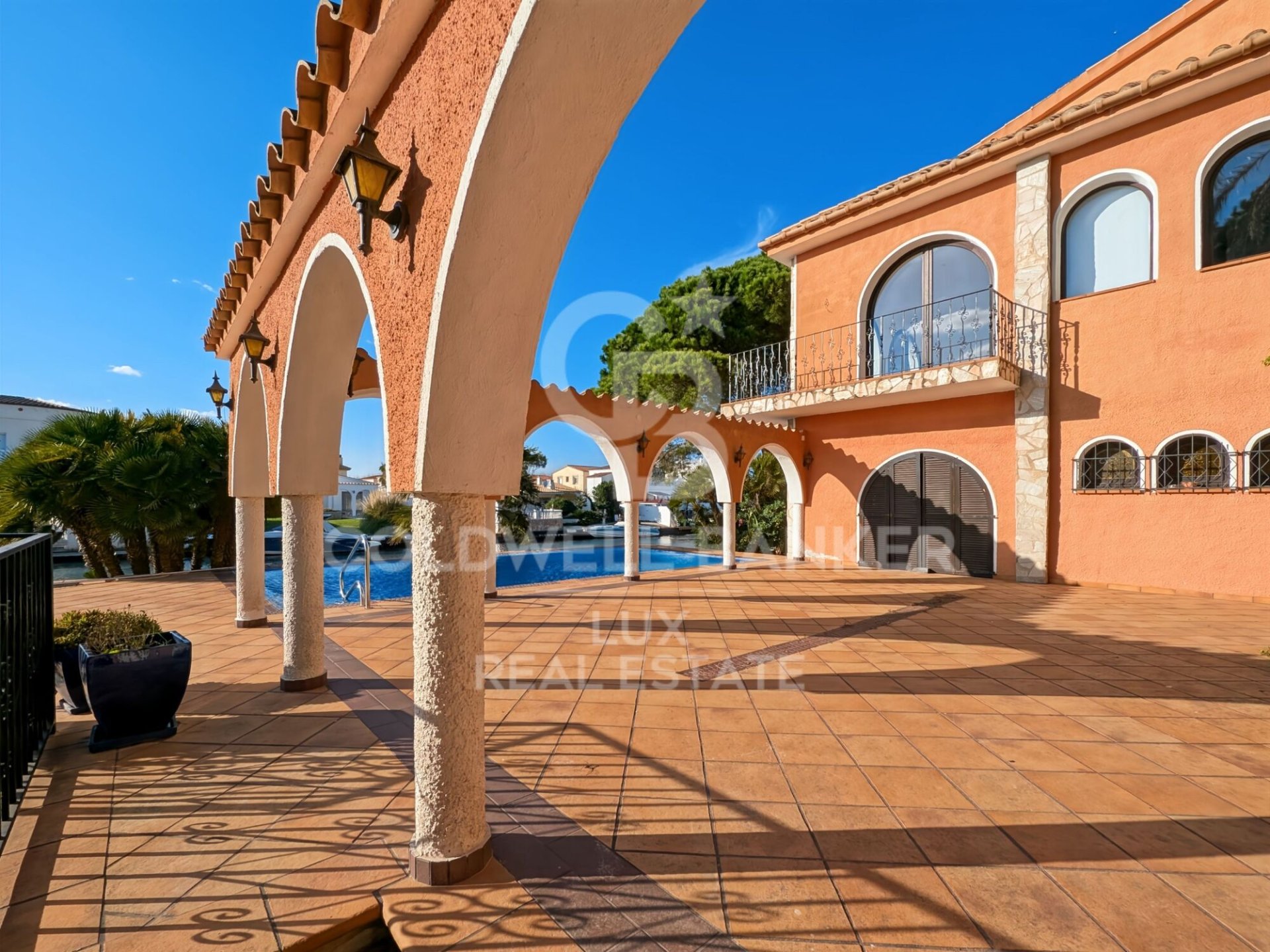 Villa in Empuriabrava, Girona, Spain 5 bedrooms, 541 sq.m. No. 159419