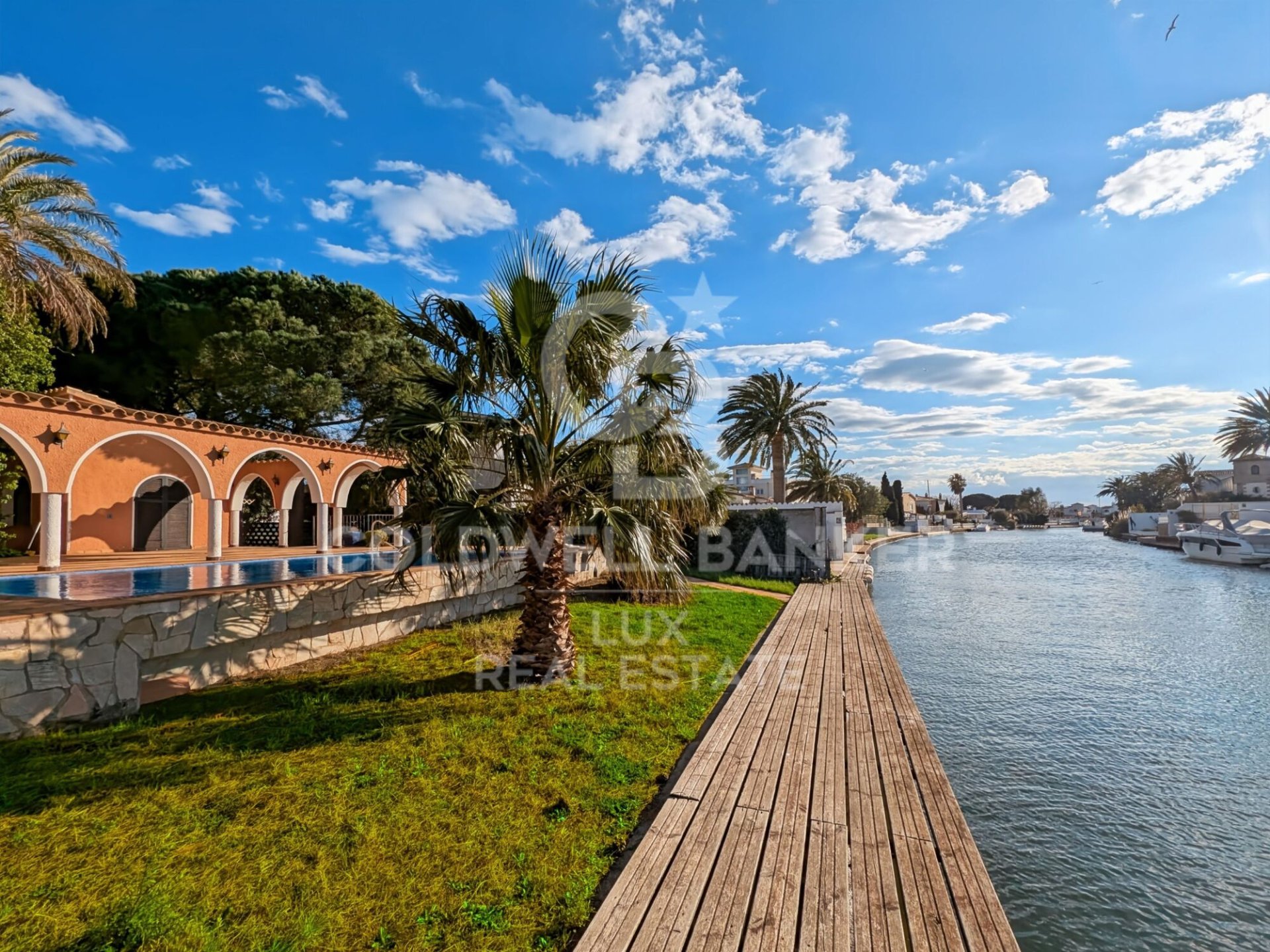 Villa in Empuriabrava, Girona, Spain 5 bedrooms, 541 sq.m. No. 159419