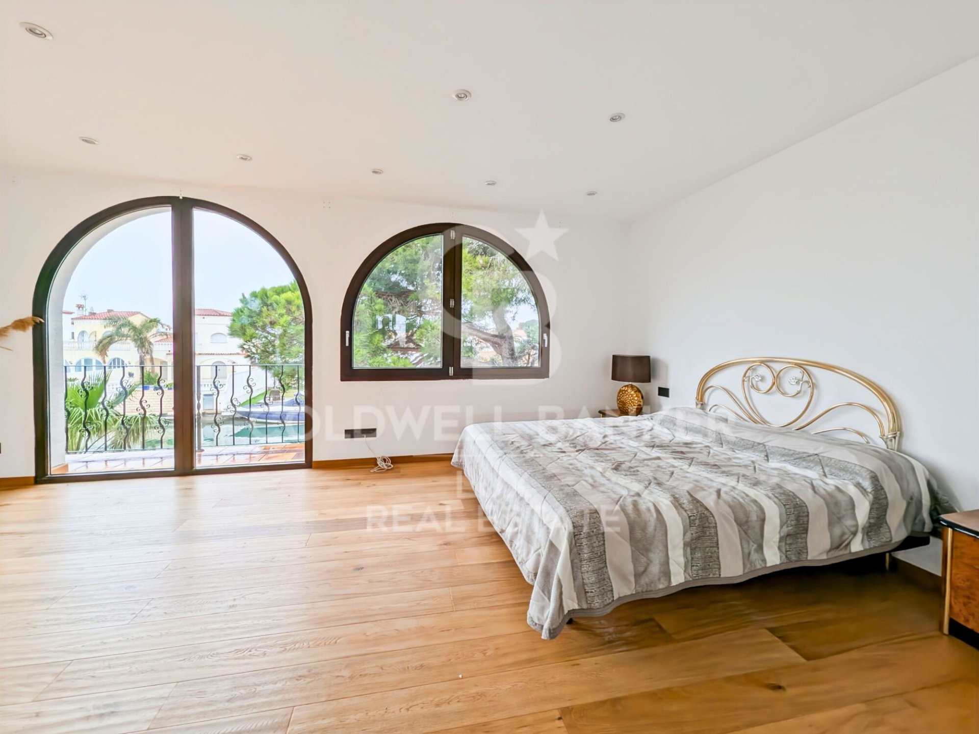 Villa in Empuriabrava, Girona, Spain 5 bedrooms, 541 sq.m. No. 159419