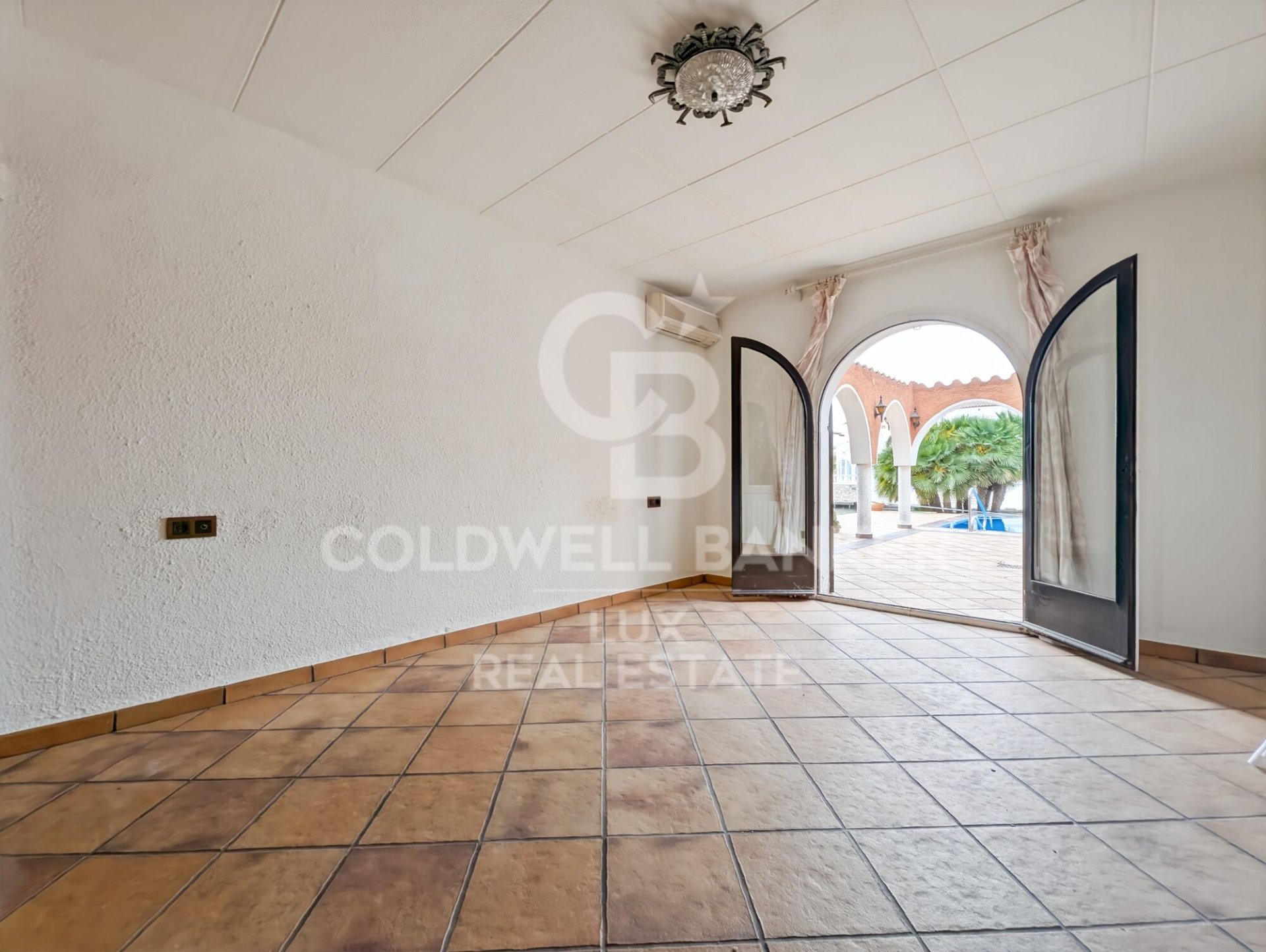 Villa in Empuriabrava, Girona, Spain 5 bedrooms, 541 sq.m. No. 159419
