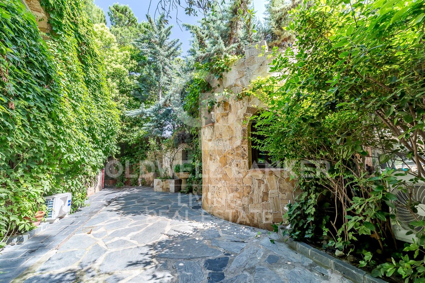 Hus i Majadahonda, Madrid, Spanien 7 sovrum, 950 kvm. Nr. 159421