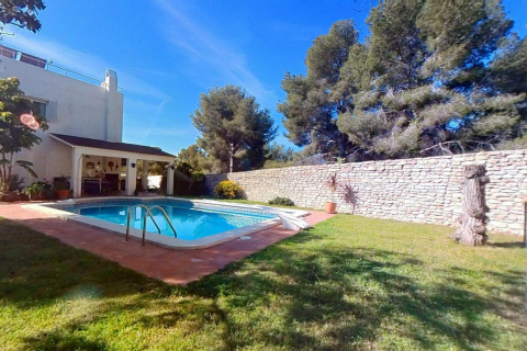 Hus i Coma-Ruga, Tarragona, Spanien 5 sovrum, 307 kvm. Nr. 141083